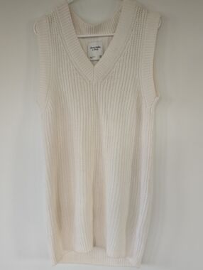 Abercrombie & Fitch Off-White Cable Knit V-Neck Sweater Dress